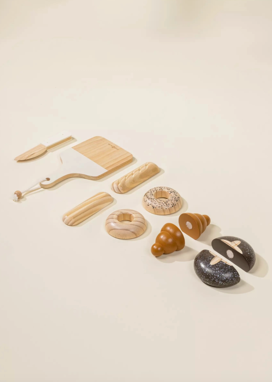 Wooden Bakery Bread Set